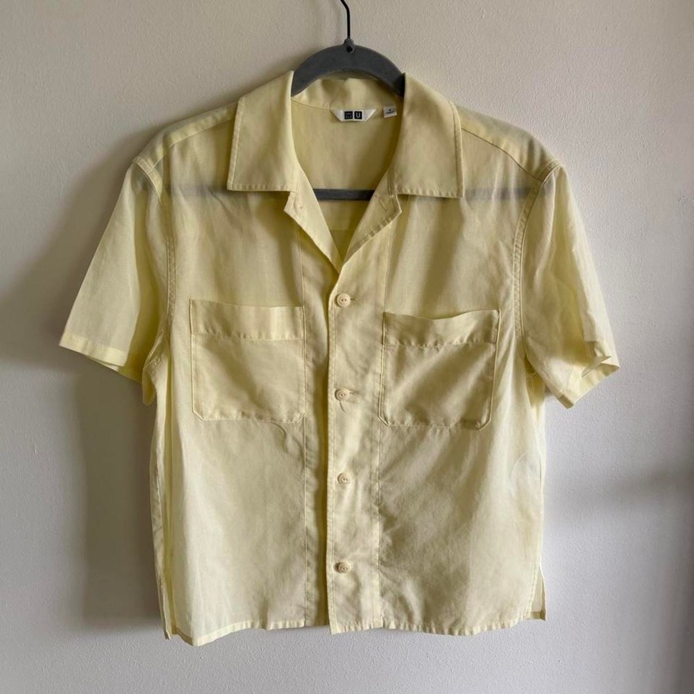 UNIQLO yellow cotton cropped button-up shirt